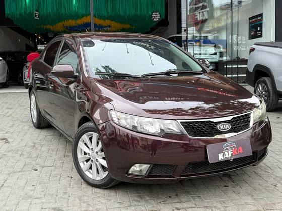 KIA CERATO 1.6 SEDAN 16V GASOLINA 4P MANUAL